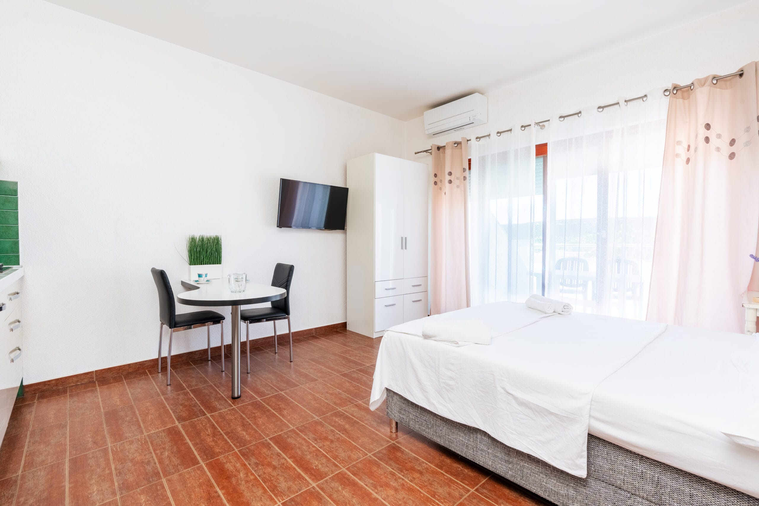 Peaceful Oaza 8 | Studio - Image 12