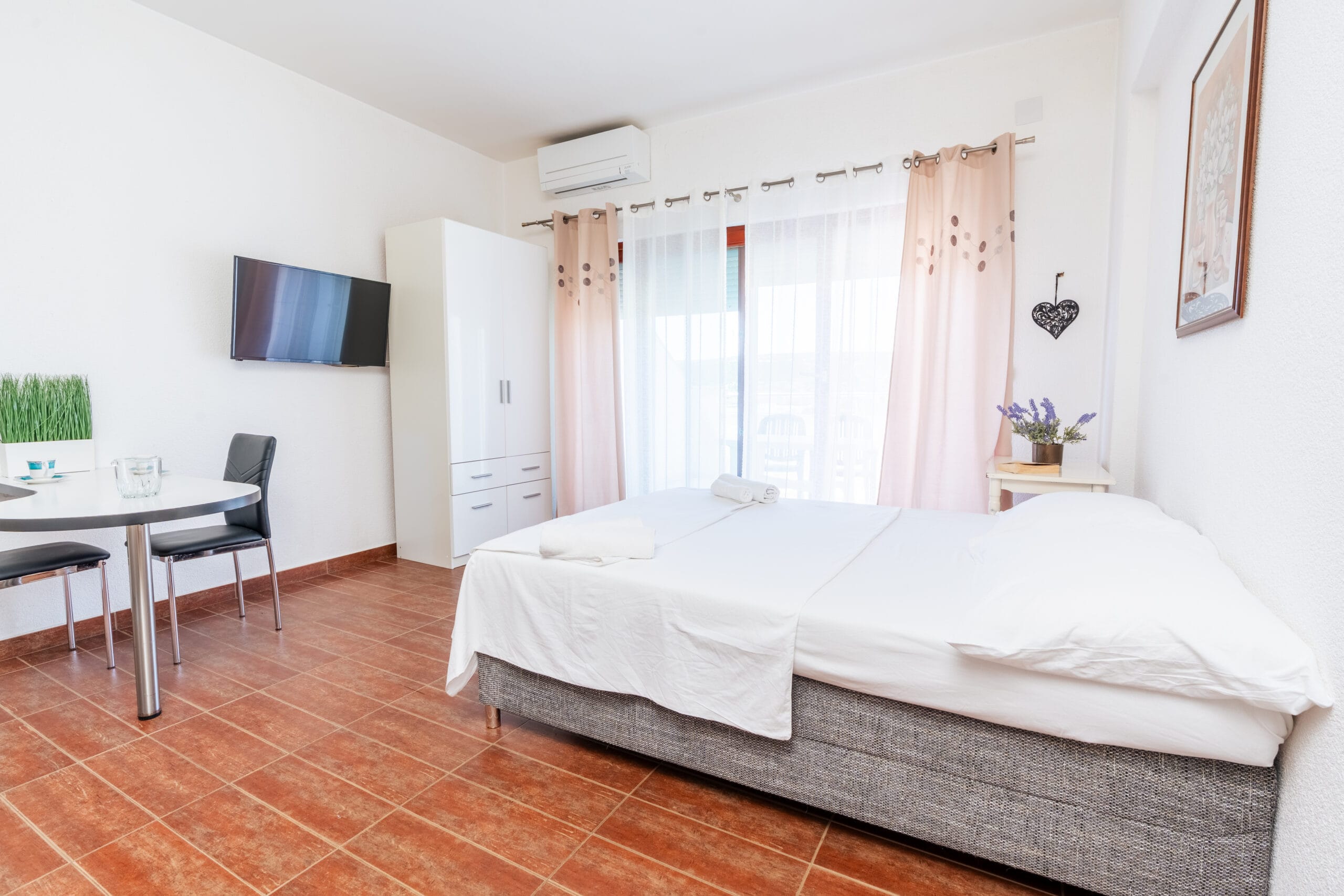 Peaceful Oaza 8 | Studio - Image 14