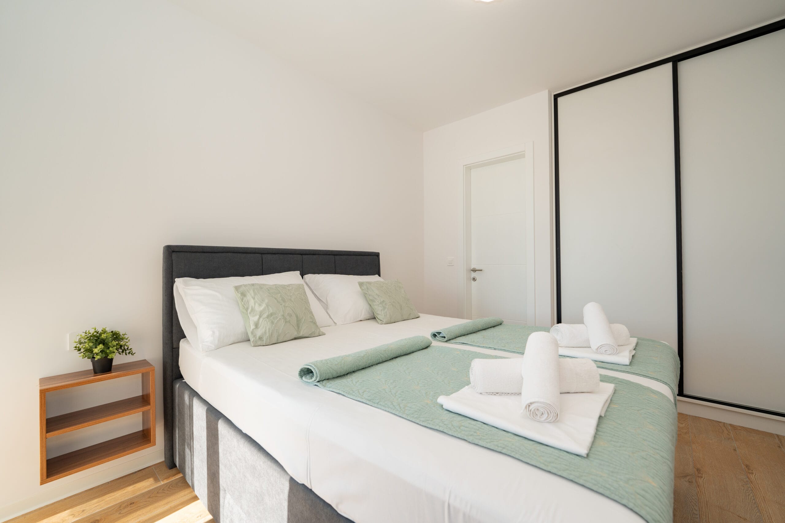 Break A & C | One-bedroom - Image 4