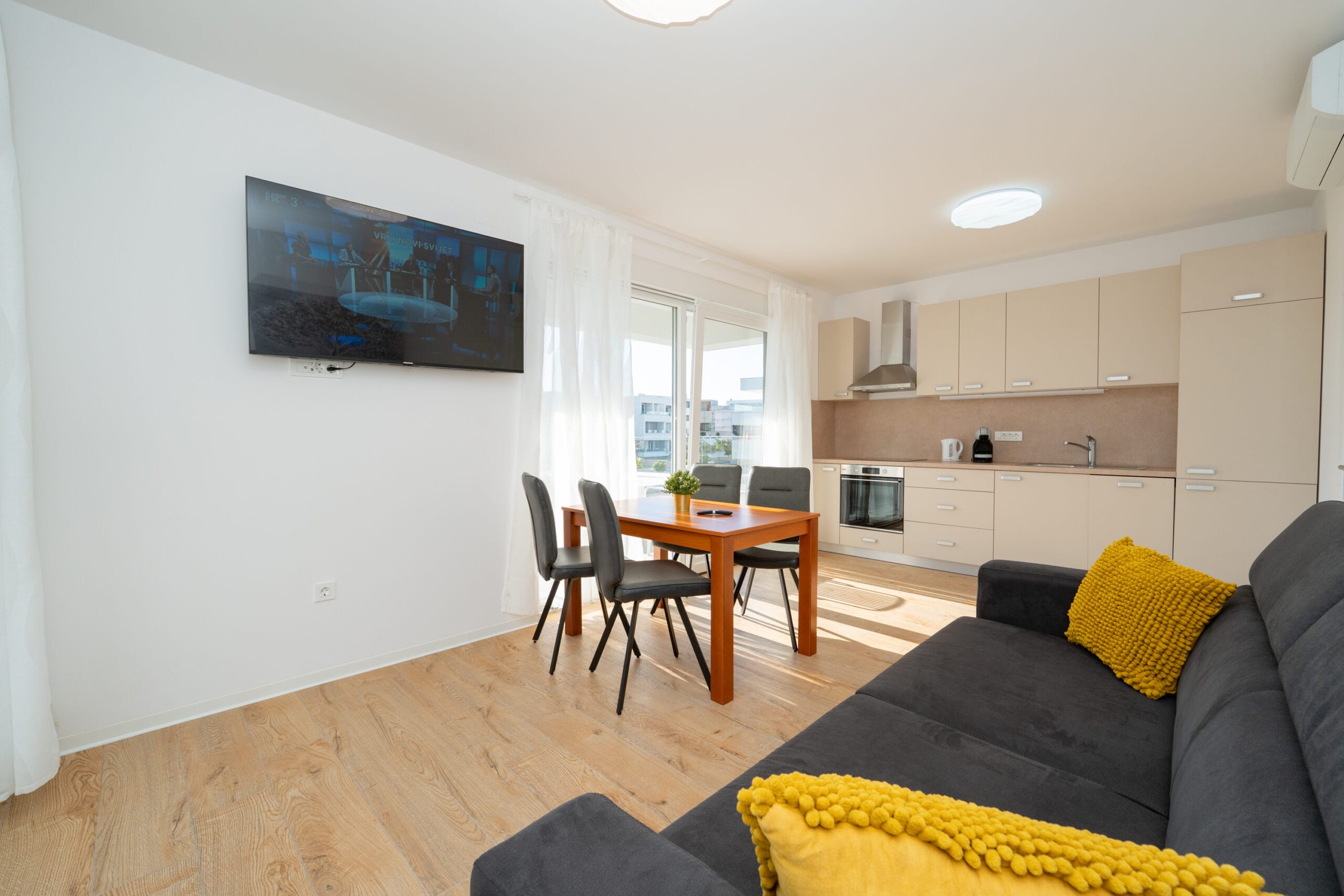 Break A & C | One-bedroom - Image 2